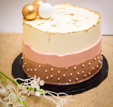 8 inch buttercream cake